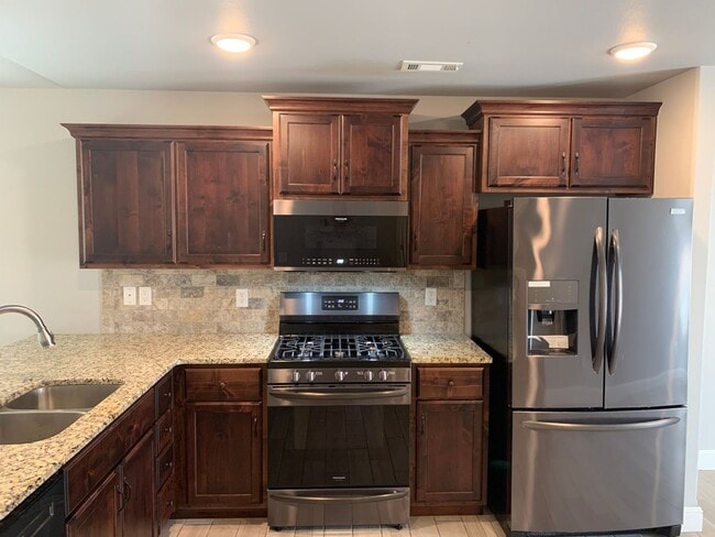 Building Photo - Beautiful 4 Bedroom Home for lease, Benton...