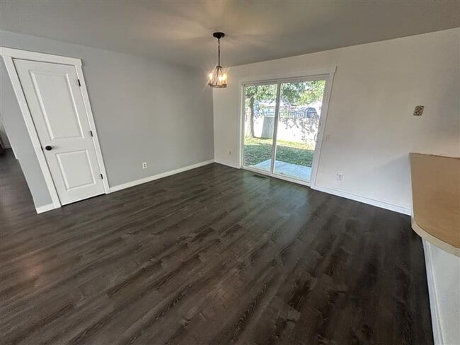 Building Photo - Three Bedroom House for Rent in Everson wi...