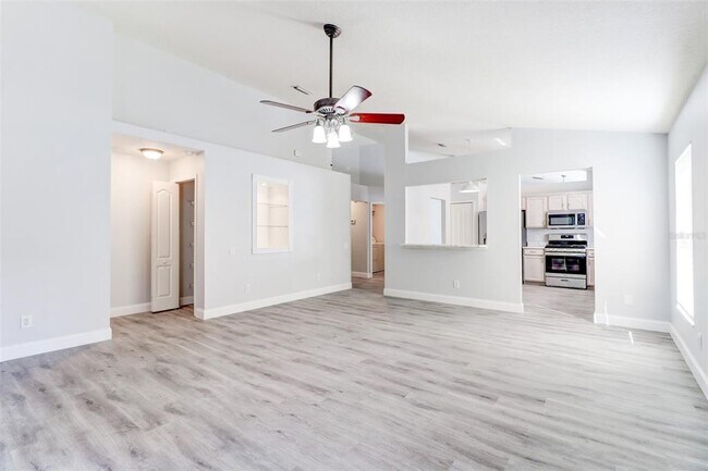 Building Photo - 29806 Morningmist Dr