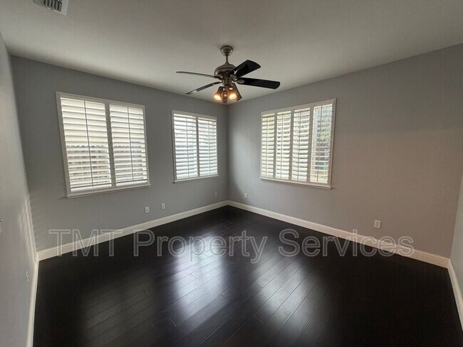 Building Photo - 70 Jade Tree Cir