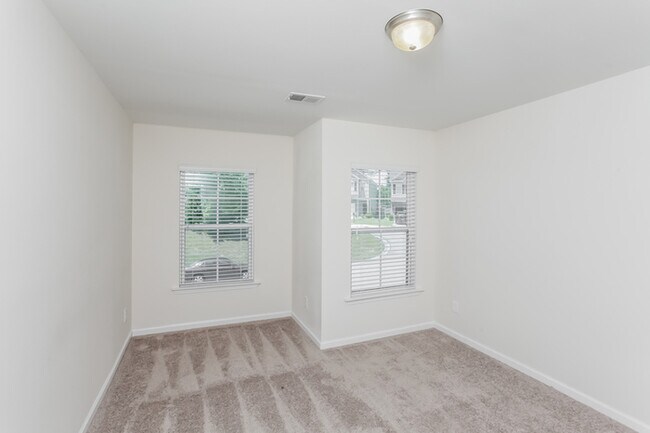 Building Photo - 394 Eagle Feather Loop