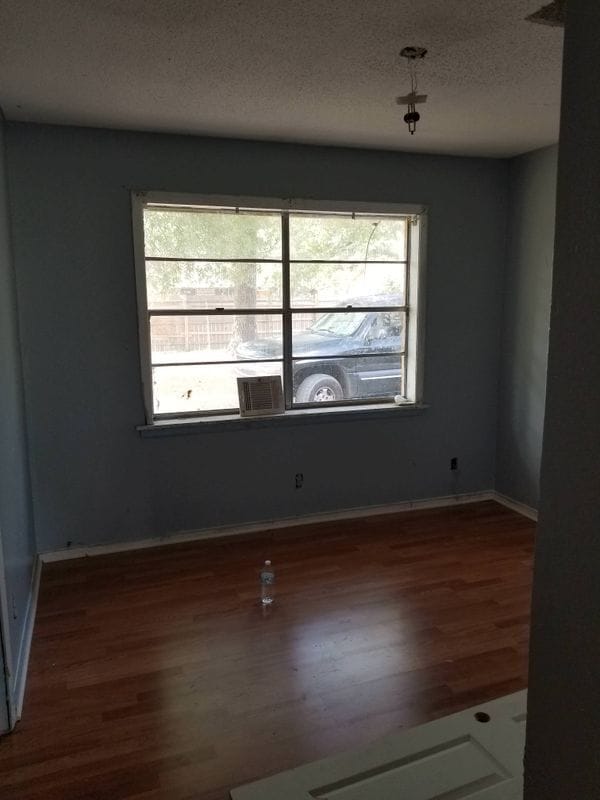 Building Photo - 122 Sweetwood St