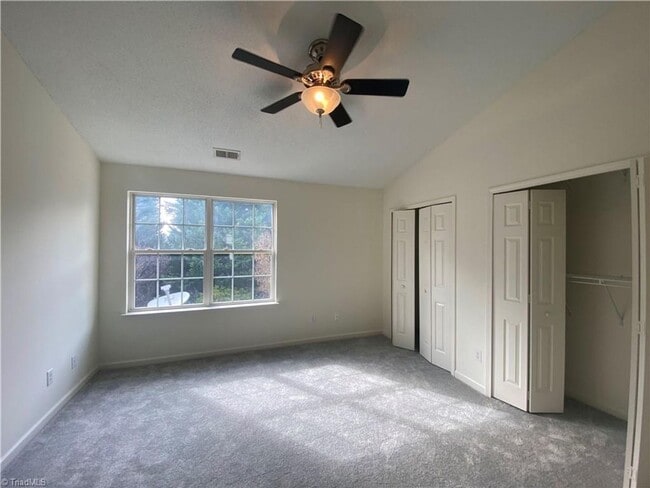 Building Photo - 2Br 1.5BA Townhome in Bridford Downs