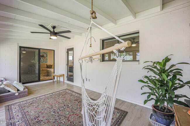 Building Photo - 8133 N 16th Dr