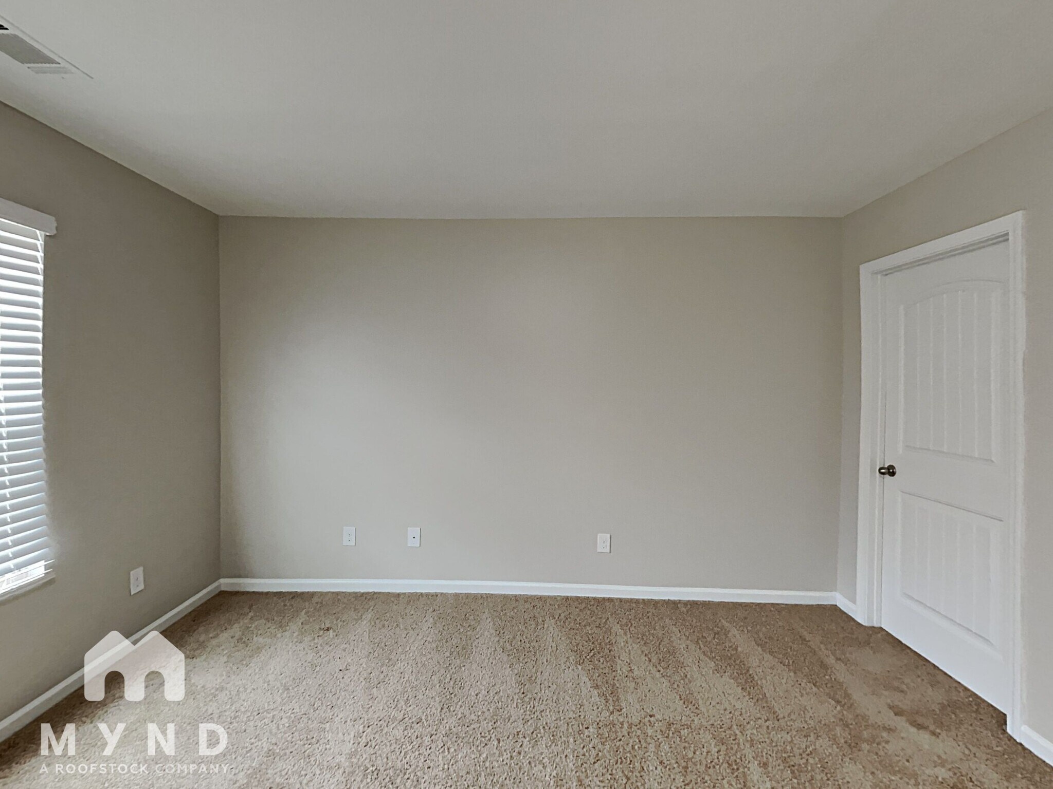 Building Photo - 404 Lake Ridge Ln
