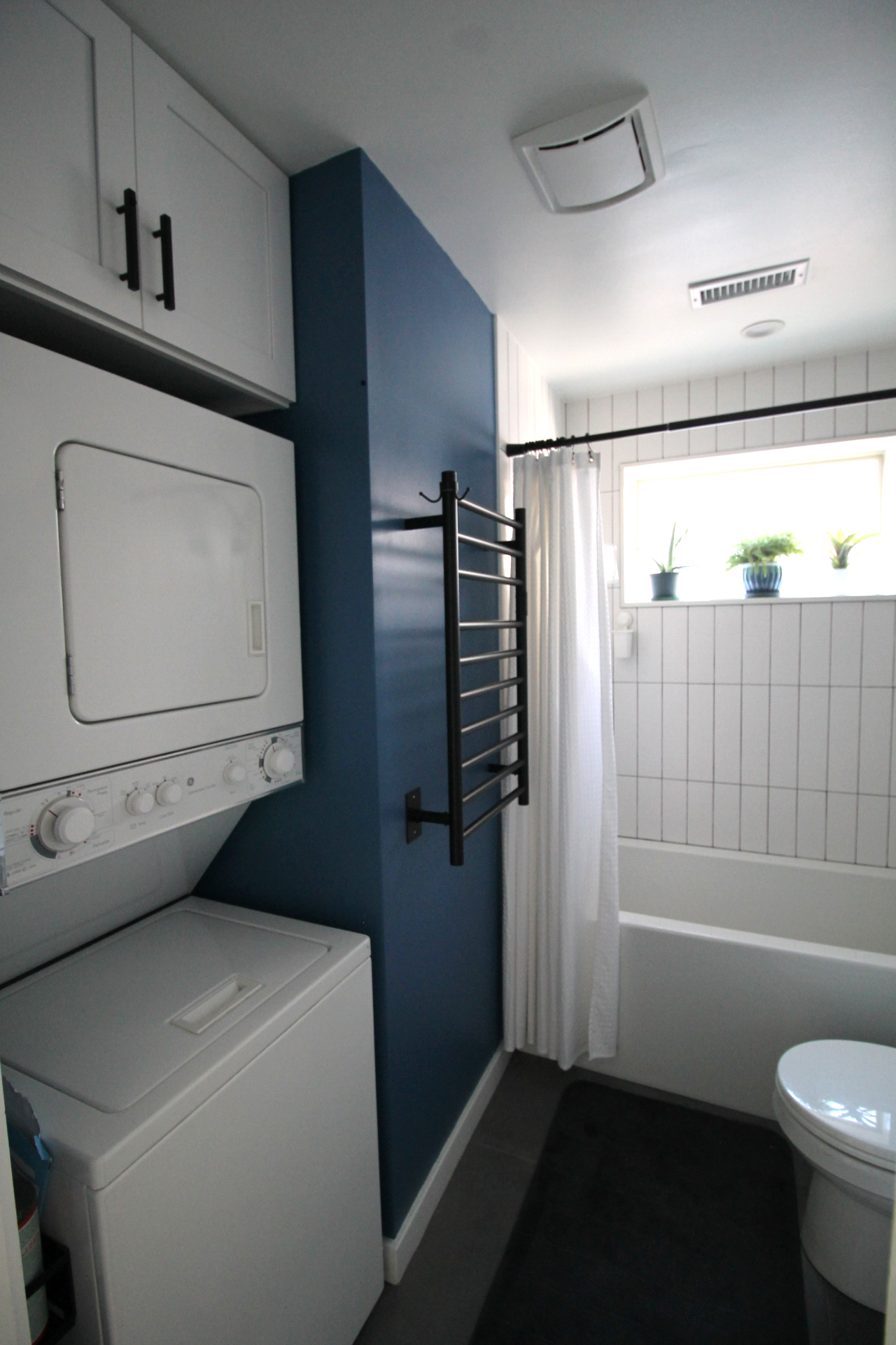 Laundry set up at bathroom - 1702 Wallace St