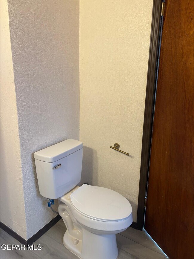 Building Photo - 3418 Pershing Dr