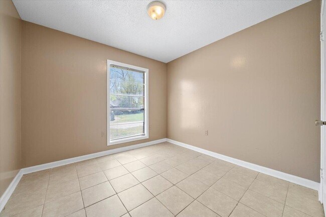 Building Photo - 734 Archie Dr