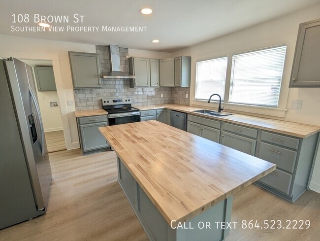 Building Photo - 108 Brown St