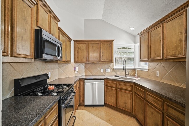 Building Photo - 24307 Silver Maple Dr