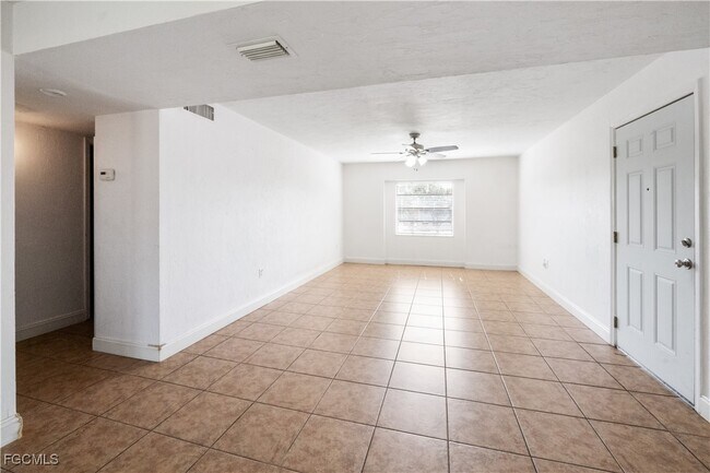 Building Photo - 12630 Kenwood Ln