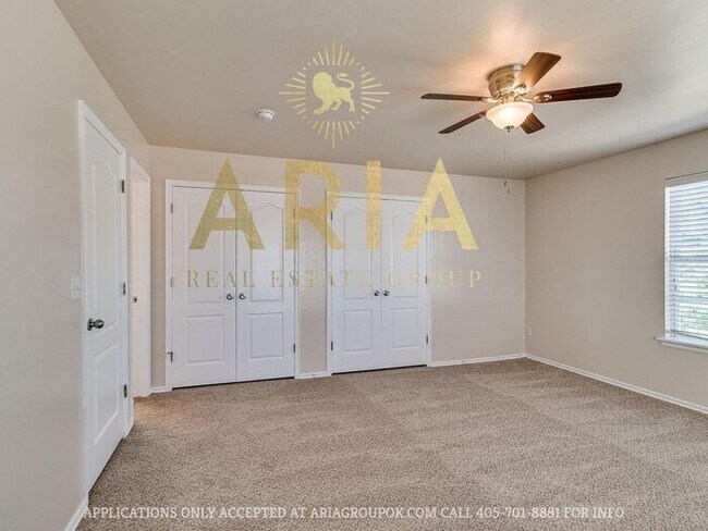 Building Photo - Spacious 2 Bed/1.5 Bath Norman Townhome Av...
