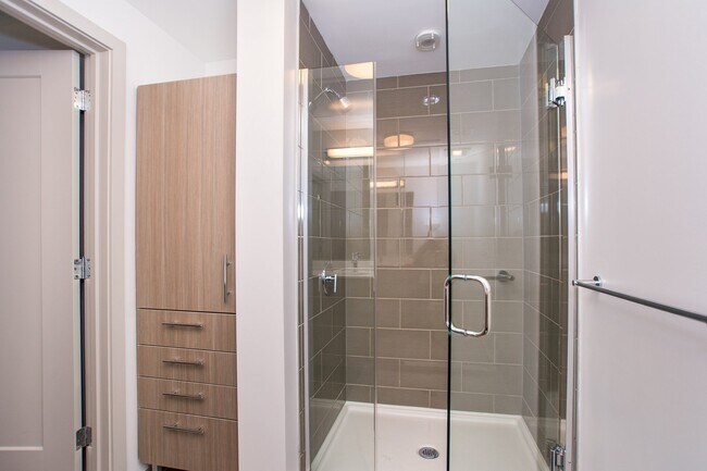 Building Photo - 180 Telford St