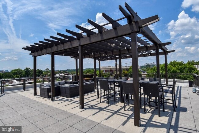 Building Photo - 1794 Lanier Pl NW