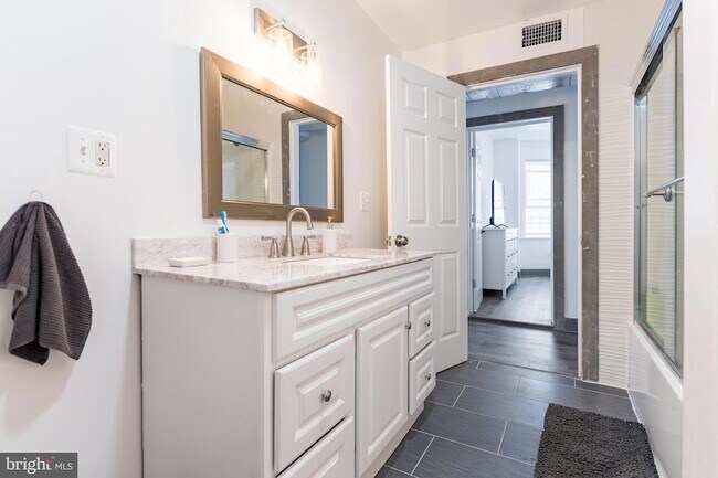 Building Photo - 3809 Ventnor Ave