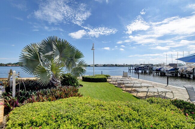 Building Photo - 135 Yacht Club Way