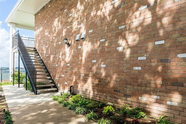 Building Photo - 3535 NASA Road 1