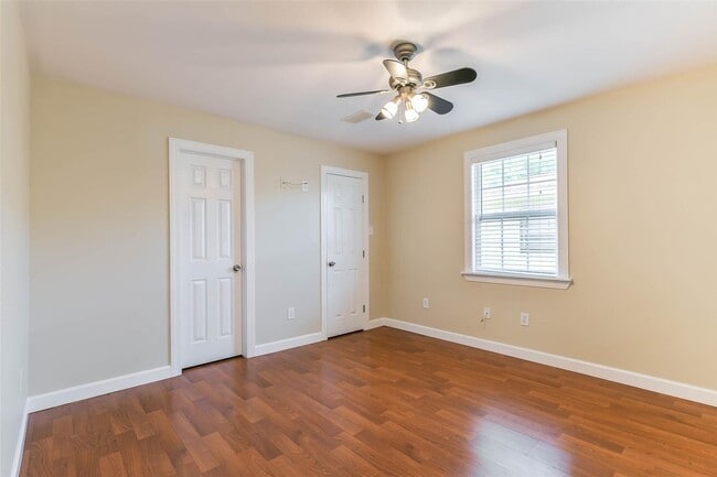 Building Photo - 11 Lyncrest Dr