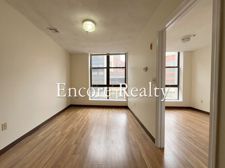Primary Photo - 83 Essex St