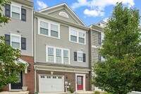 Building Photo - 43718 Winterberry Way