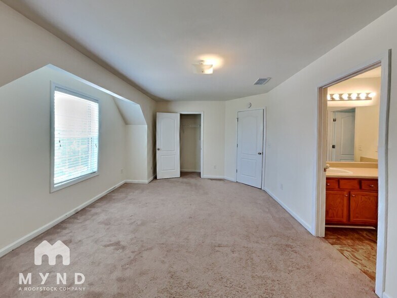 Building Photo - 1833 Wanda Way
