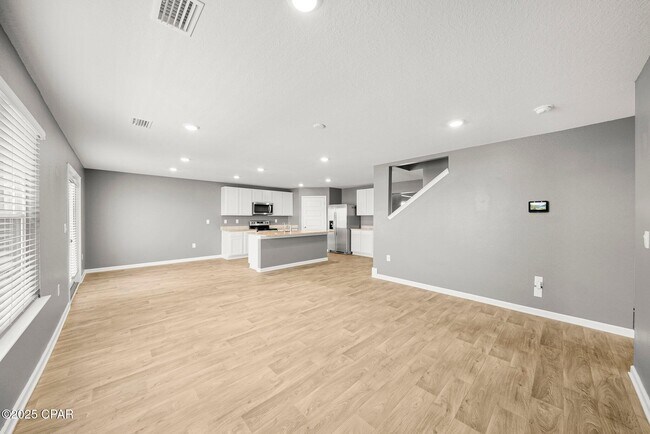 Building Photo - 123 Tiller Dr