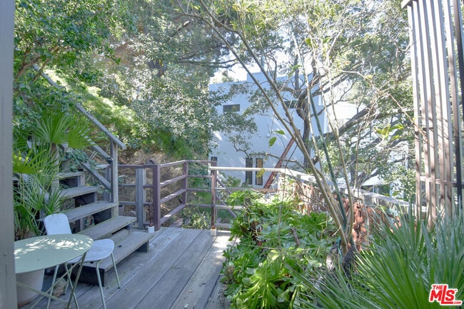 Building Photo - 8895 Appian Way