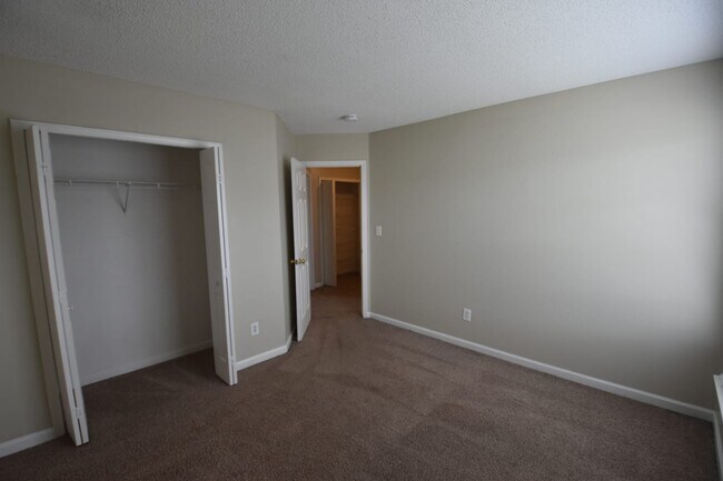 Building Photo - 2074 Chapel Creek Rd SW