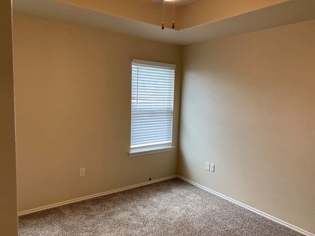 Building Photo - 216 Samuel Dr