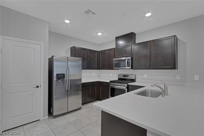 Building Photo - 2854 Starling Summit St