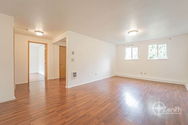 Building Photo - 106 W Beacon Hill Dr