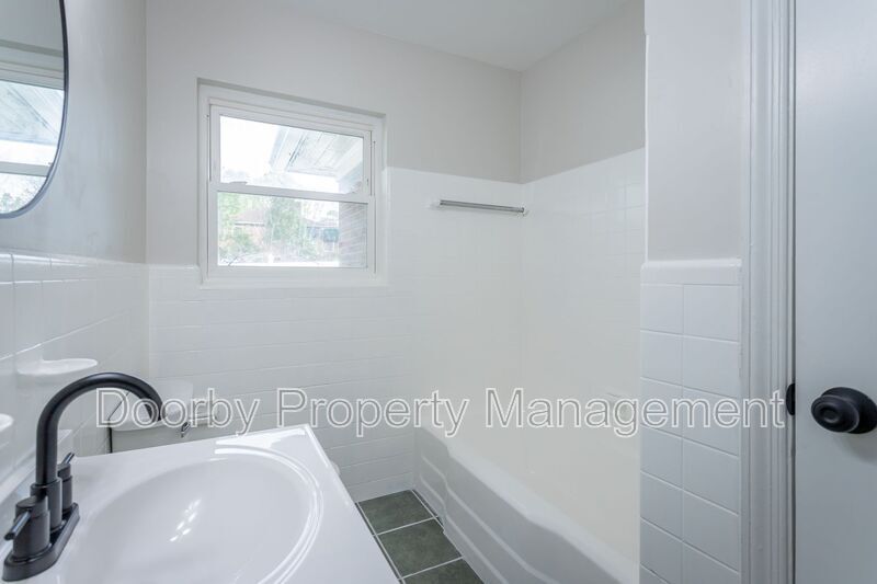 Building Photo - 410 Talley Rd
