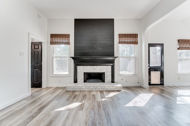 Building Photo - 31302 Baker Lake Dr