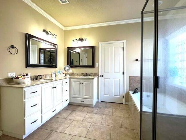 Building Photo - 4006 Rocky Vista Dr