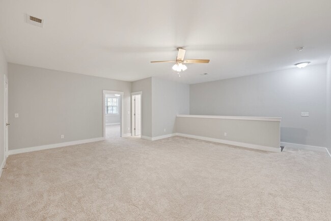 Building Photo - 704 Kenway Loop