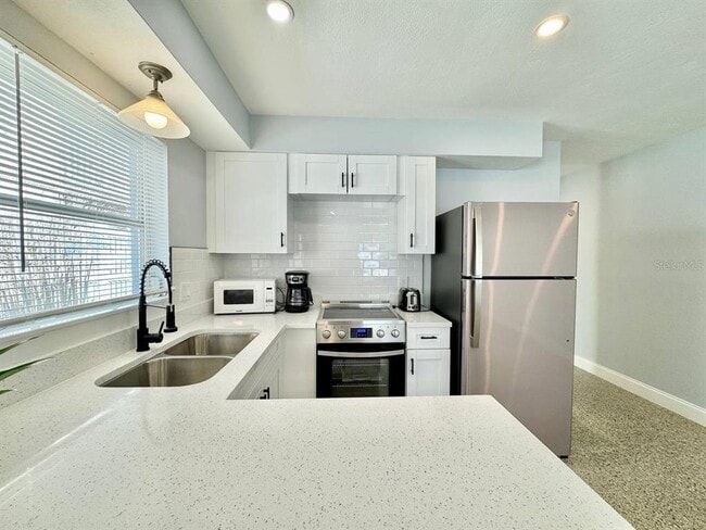 Building Photo - 13337 1st St E