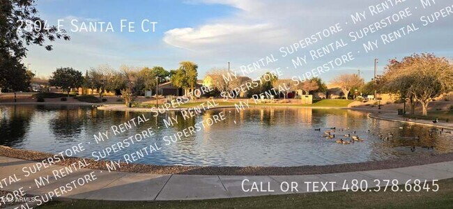 Building Photo - 2804 E Santa Fe Ct