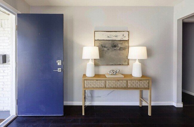 Building Photo - 10282 Vinemont St