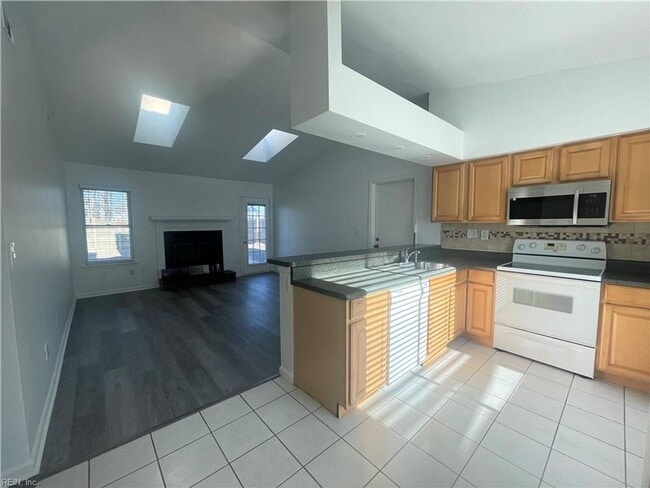 Building Photo - Modern Ranch Living in Indian Lakes - 3 Bedrooms, 2 Bathrooms