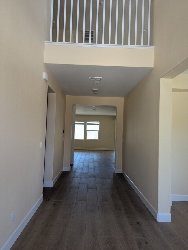 Entry Hallway - 2461 Coloma Ln