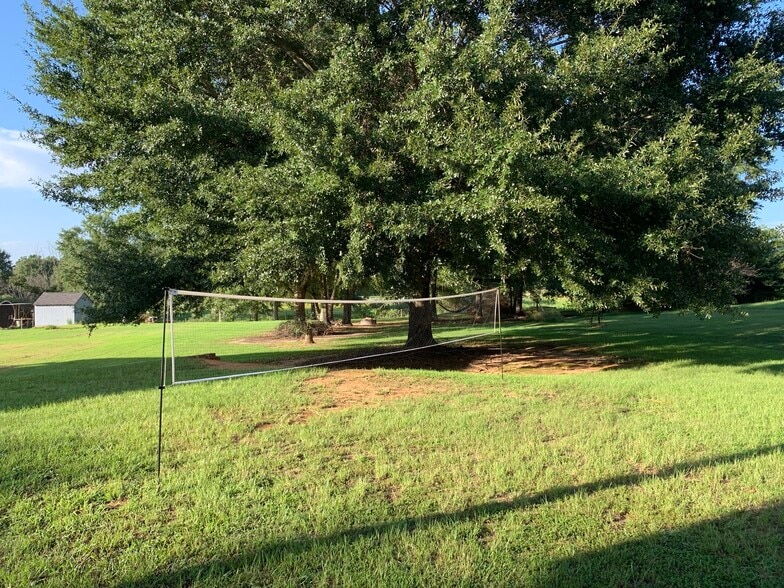 Building Photo - 1866 Whitley Rd