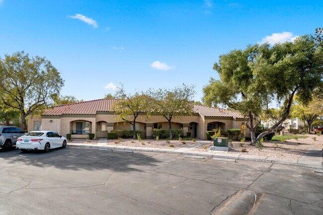 Building Photo - "Chic 3-Bed Townhouse with Granite Countertops on West Flamingo Road, Las Vegas!"