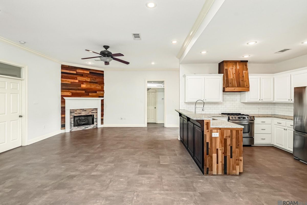 Building Photo - 12467 Dutchtown Villa Dr