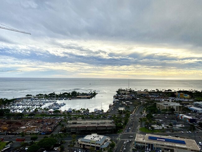 Building Photo - 988 Halekauwila St