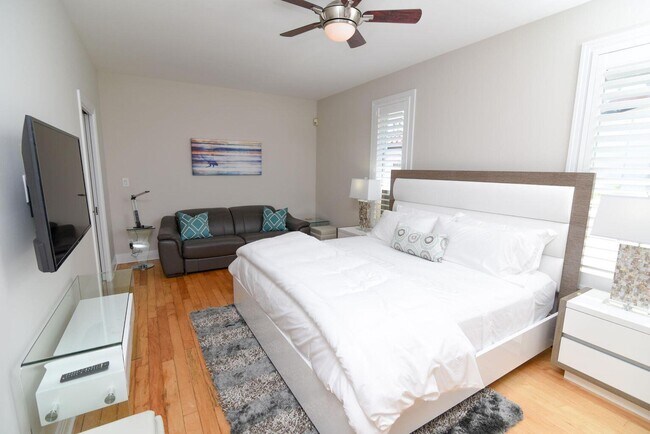 Building Photo - 511 Golden Harbour Dr