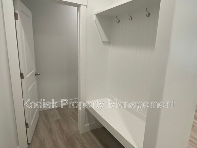 Building Photo - 1087 N 1840 W