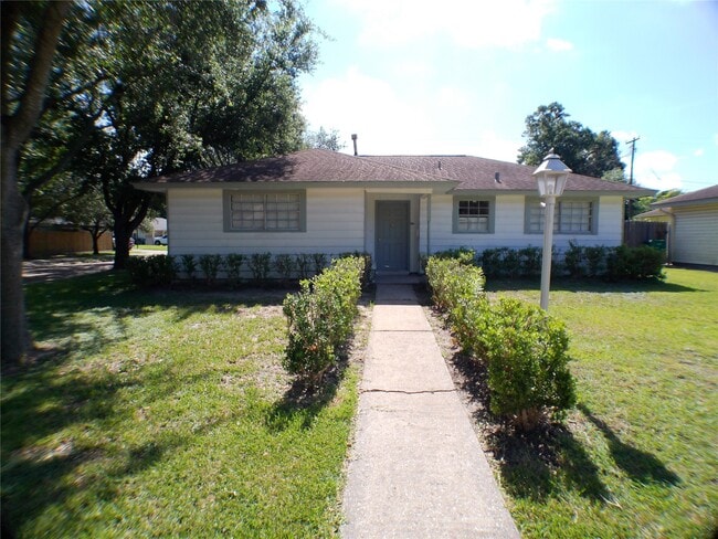 Building Photo - 1301 Glenmore Dr