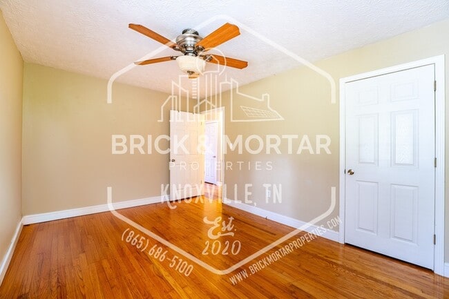 Building Photo - 815 Julianne Dr