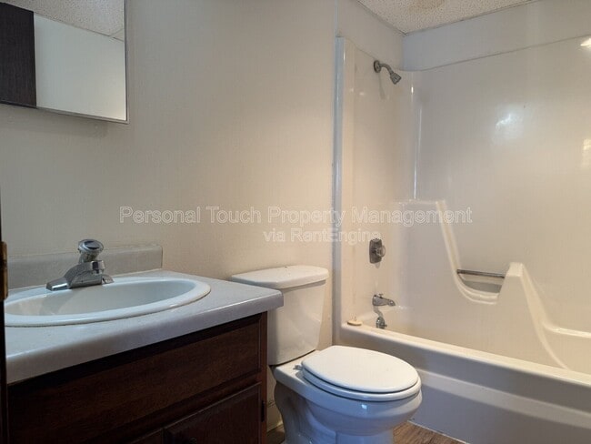 Building Photo - 911 Western Rd