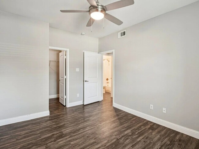 Building Photo - 4211 Clay Hill Dr